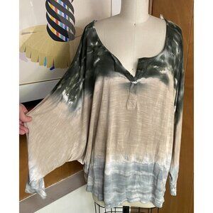 YOUNG FABULOUS and BROKE Ombre Tina Top Sz M Rayon batwing long sleeve Tie Dye